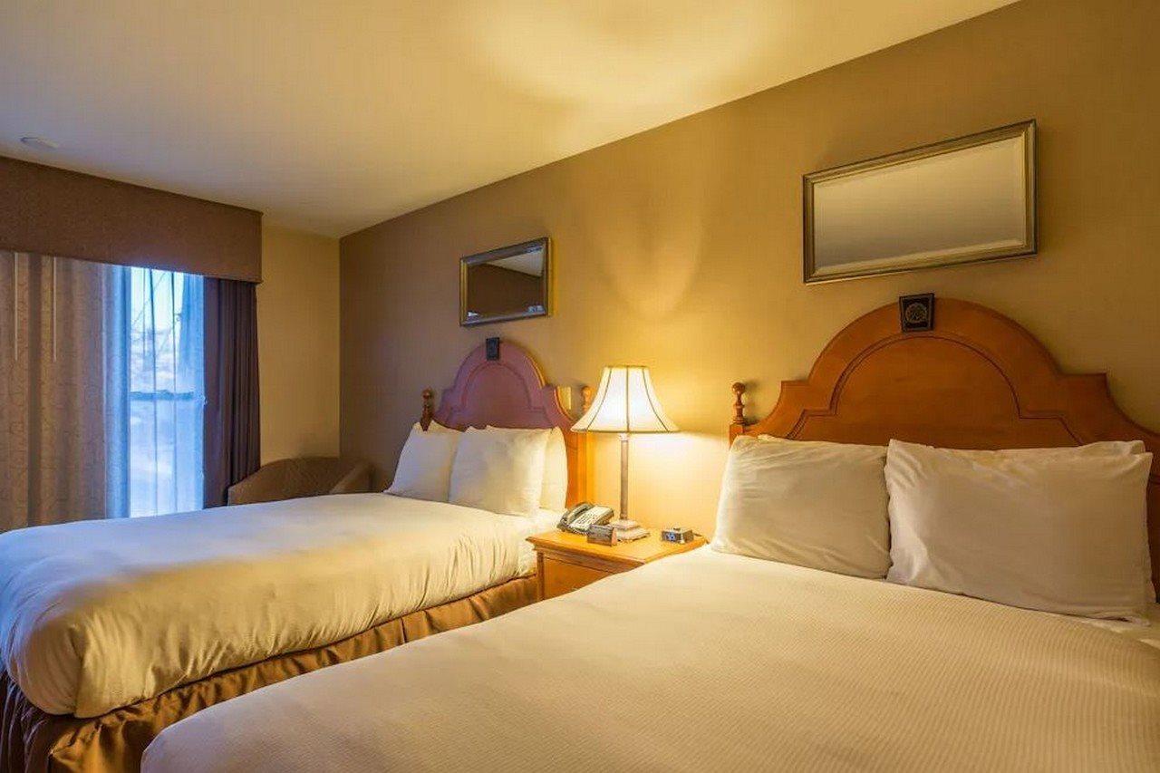 Ramada By Wyndham Milwaukee Hotel Bagian luar foto