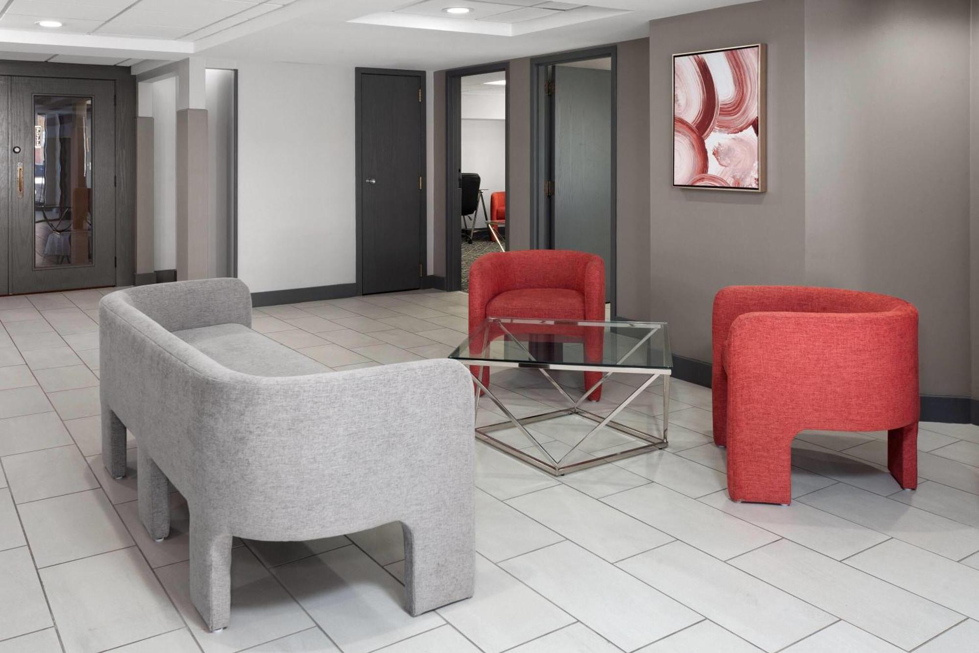 Ramada By Wyndham Milwaukee Hotel Bagian luar foto